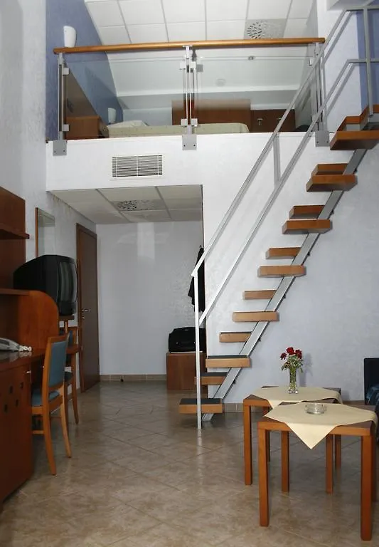 Hotel Zlatni Lav Martinšćica 4*,