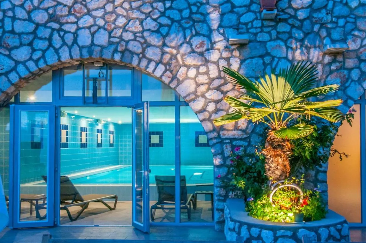 Hotel Zlatni Lav Martinscica