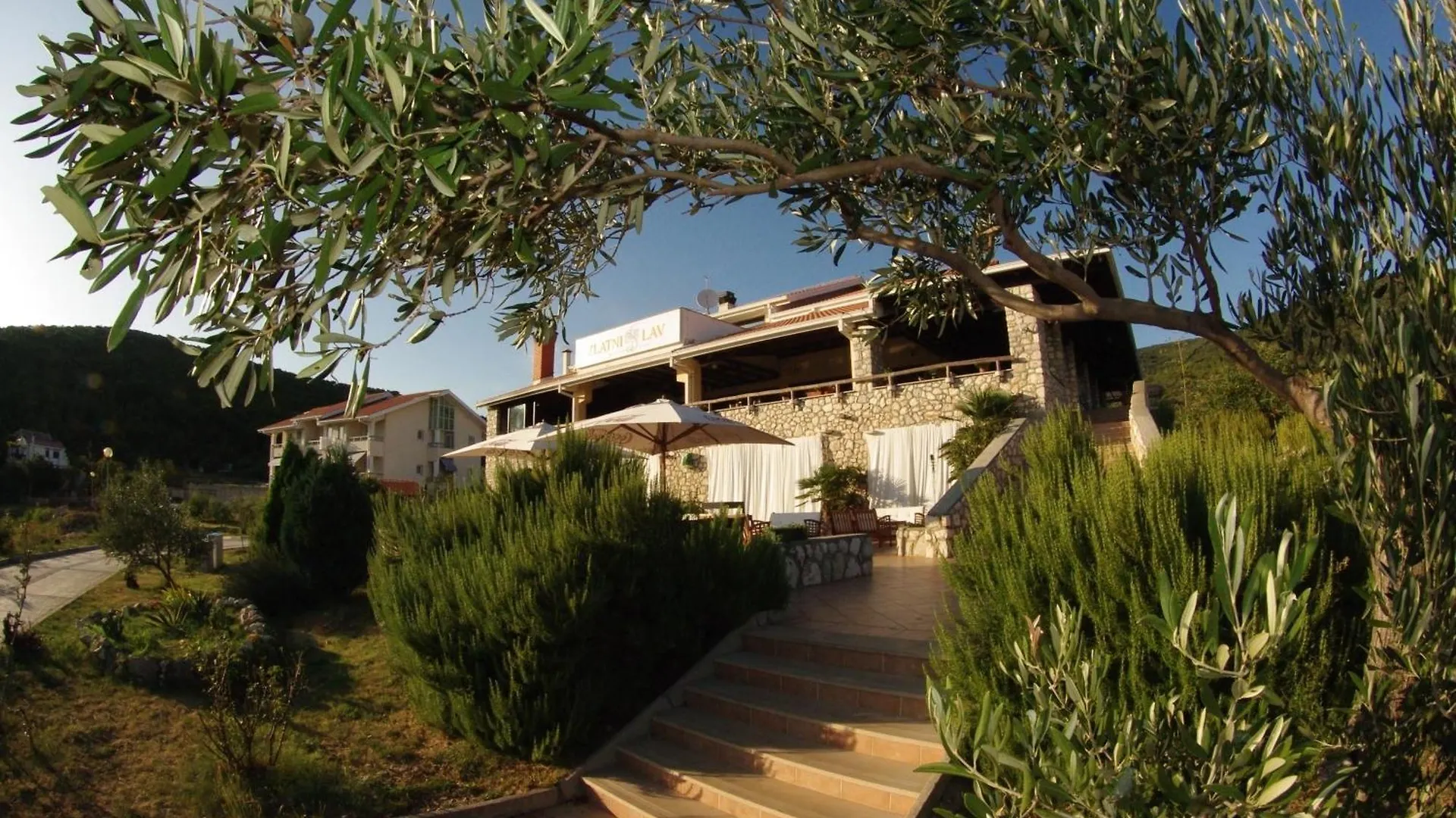 ****  Hotel Zlatni Lav Martinscica  Croatia