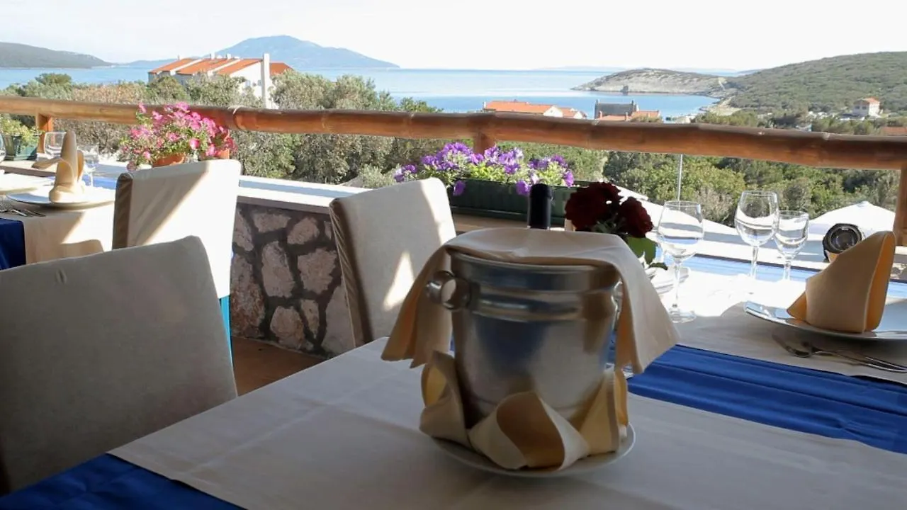 Hotel Zlatni Lav Martinscica  Croatia